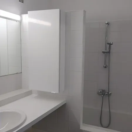 Vue 80m2 Apartment